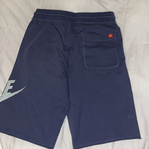 NIKE CLUB ALUMNI COTTON MENS SHORTS SZ SMALL 2 PAIRS - Picture 3 of 8